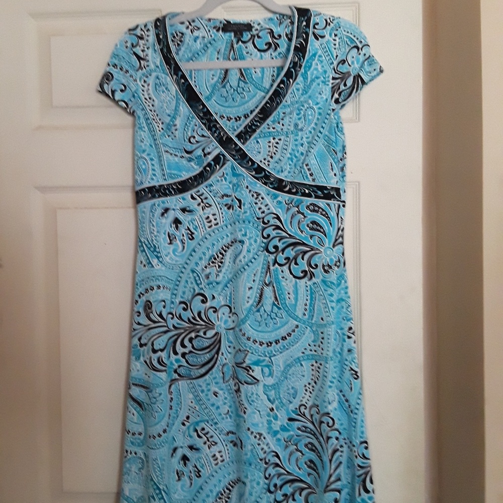 Sleeveless Blue And Black Dress Size 6